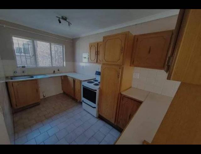 2 BEDROOM TOWNHOUSE FOR SALE IN BIRCH ACRES